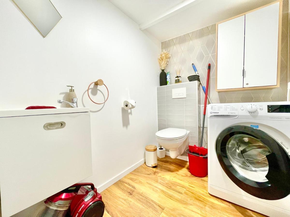 Le Rosacker - Proche Centre Ville Et Gare - Terrasse - Parking Gratuit 2 Places - 2 Chambres - 2 Salles De Bain - Netflix Colmar Eksteriør billede
